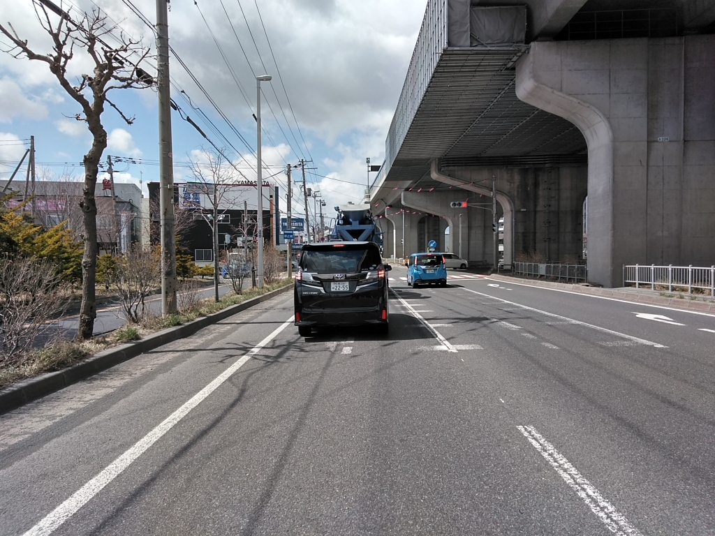 札幌新道：東15丁目通手前企画B(左側)